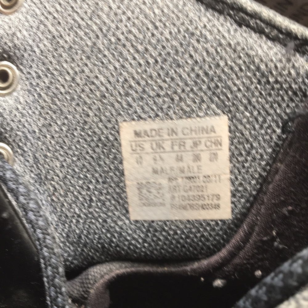 Adidas boots men’s size 10, black only really wore them in the winter months use